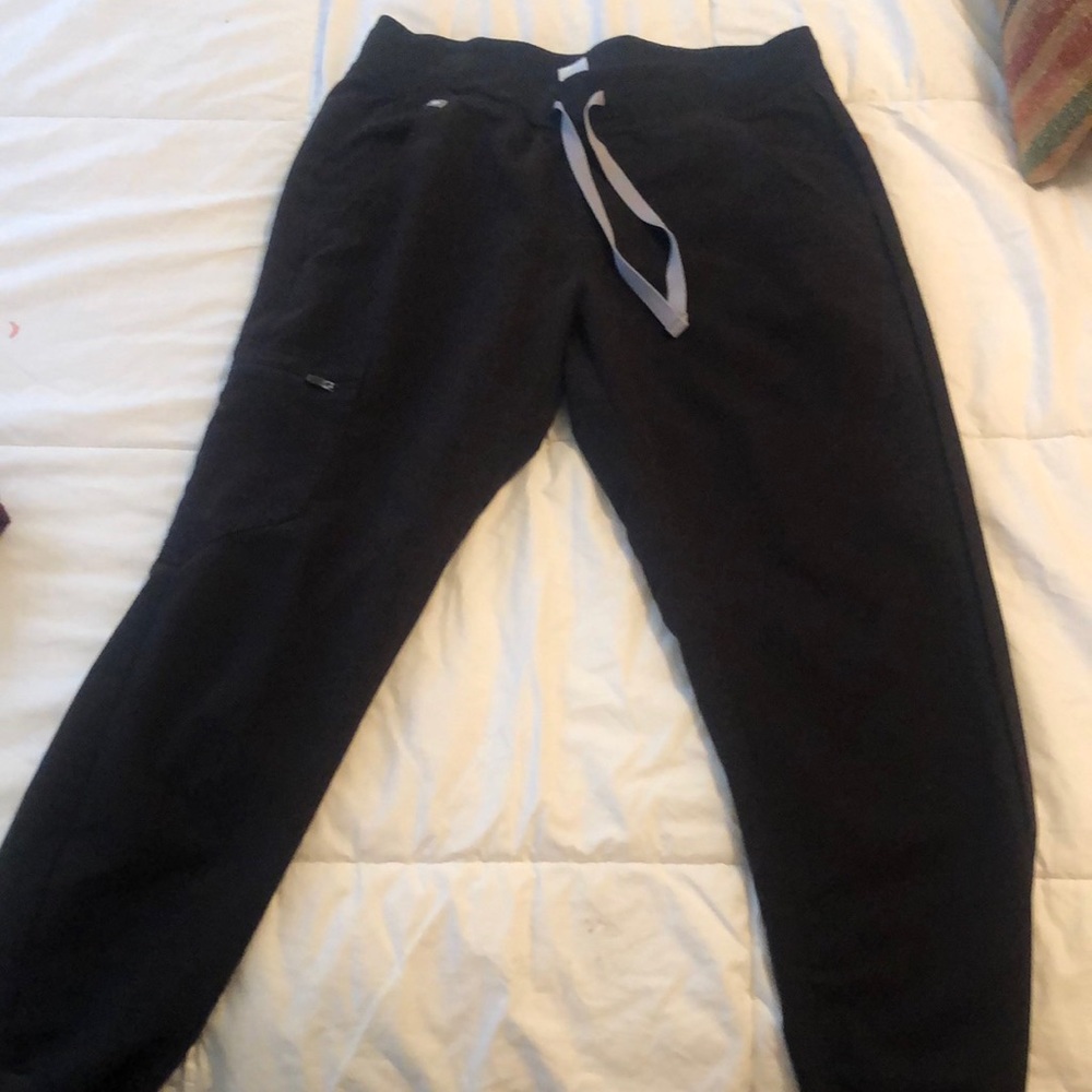 FIGS Black Scrub Pants Short | technical collection | Sz S/P
